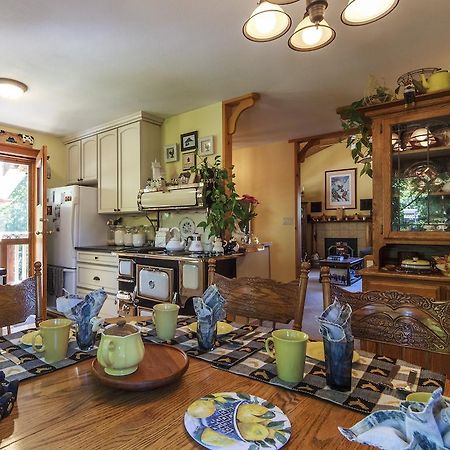 Golden Dreams B&B Whistler Eksteriør billede