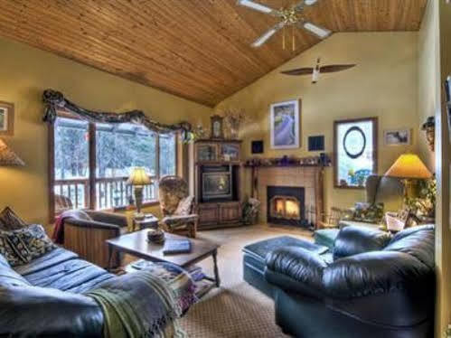 Golden Dreams B&B Whistler Eksteriør billede